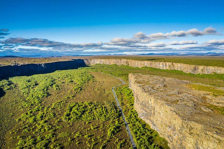 Diamond Circle from Akureyri: Godafoss, Dettifoss, Asbyrgi and Husavik with Lunch Pack (4/9)