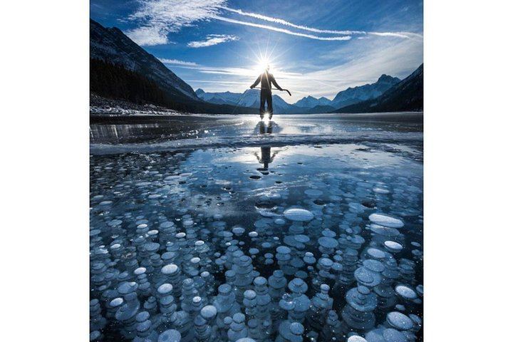 Small-Group Icefields Parkway Day Trip: Athabasca Falls and Abraham Lake Ice Bubbles (8/12)