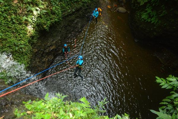 North Bali Canyoning Trip with Rappels, Slides and Hot Springs Stop