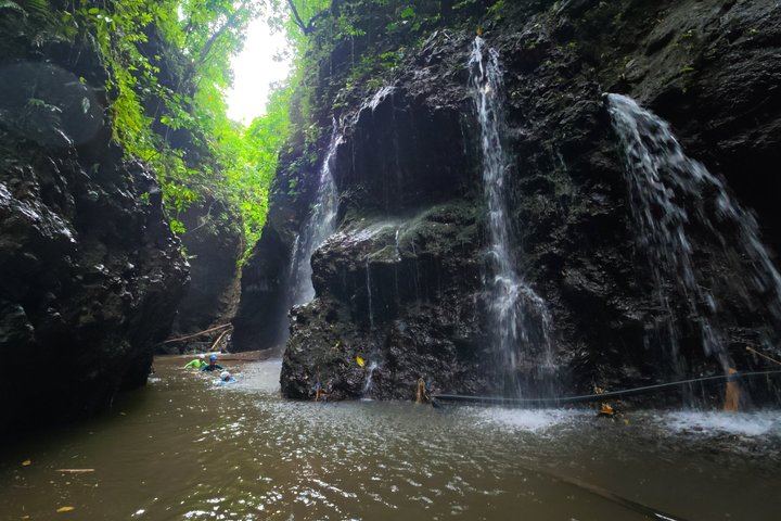 North Bali Canyoning Trip with Rappels, Slides and Hot Springs Stop (9/12)