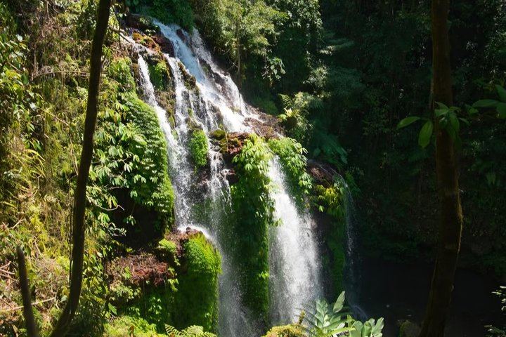 Private Hidden Waterfalls Day Trip with Lunch, Entrance Tickets and Pickup (6/12)