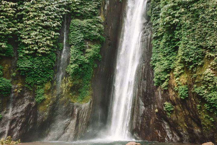 Private Hidden Waterfalls Day Trip with Lunch, Entrance Tickets and Pickup (10/12)