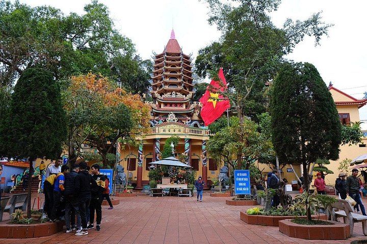 Authentic Adventures Ban Gioc and Ba Be Lake Tour via Chi Lang Pass, Mo and Lom Villages (5/12)