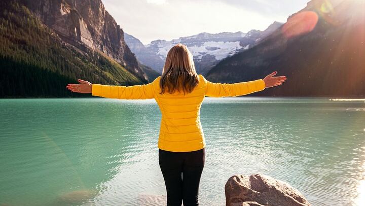 Banff and Yoho Day Tour: Lake Louise, Moraine Lake, Emerald Lake, Johnston Canyon (2/12)