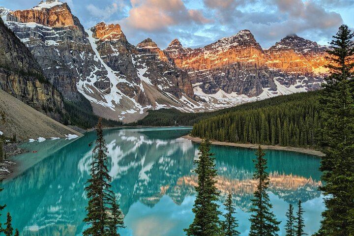 Banff and Yoho Day Tour: Lake Louise, Moraine Lake, Emerald Lake, Johnston Canyon (1/12)