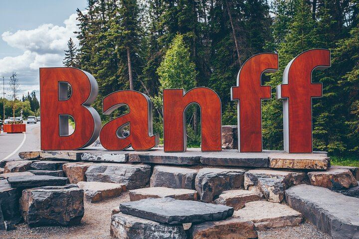 Banff and Yoho Day Tour: Lake Louise, Moraine Lake, Emerald Lake, Johnston Canyon (3/12)