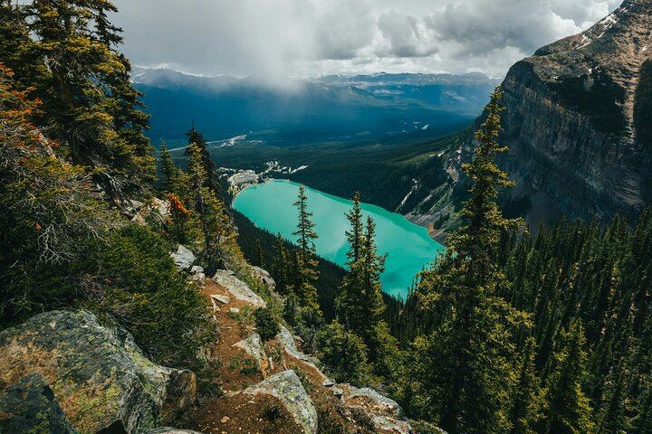 Banff and Yoho Day Tour: Lake Louise, Moraine Lake, Emerald Lake, Johnston Canyon (6/12)
