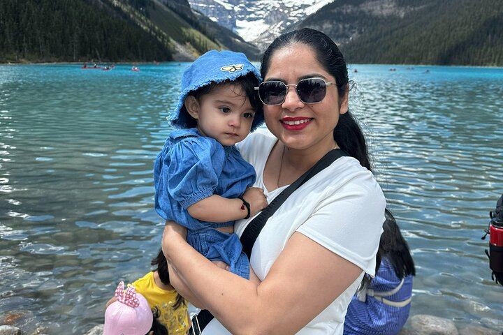 Banff and Yoho Day Tour: Lake Louise, Moraine Lake, Emerald Lake, Johnston Canyon (5/12)