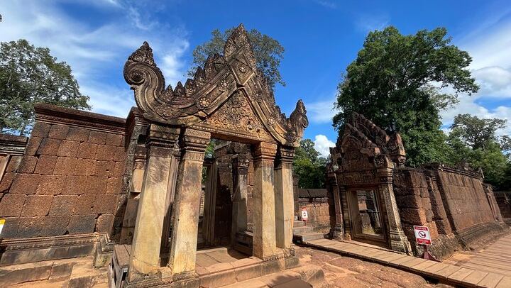 Phnom Kulen Waterfall and Banteay Srei Temple Day Tour, Angkor Pass Not Included (1/12)