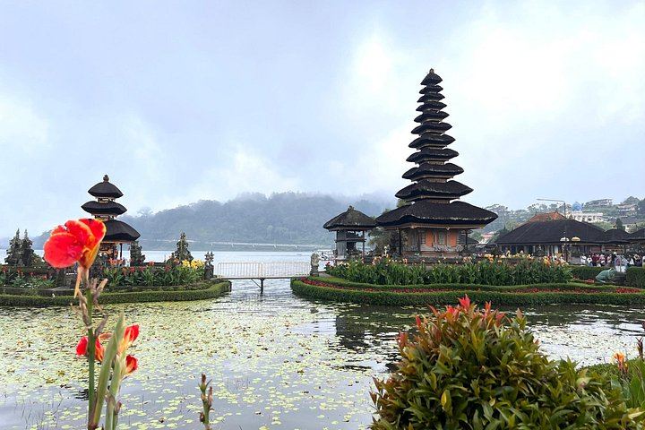 Private Banyumala and Banyuwana Waterfall Hike with Ulun Danu Bratan Temple (5/7)