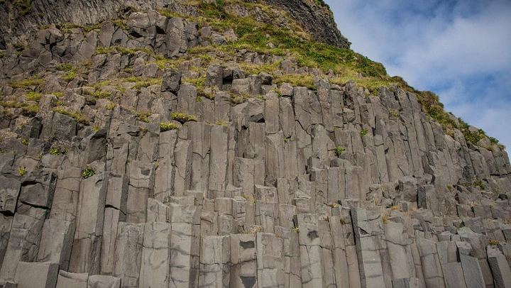 Italian-Guided South Coast Day Tour to Vík with Kvernufoss and Dyrhólaey Arch (2/7)
