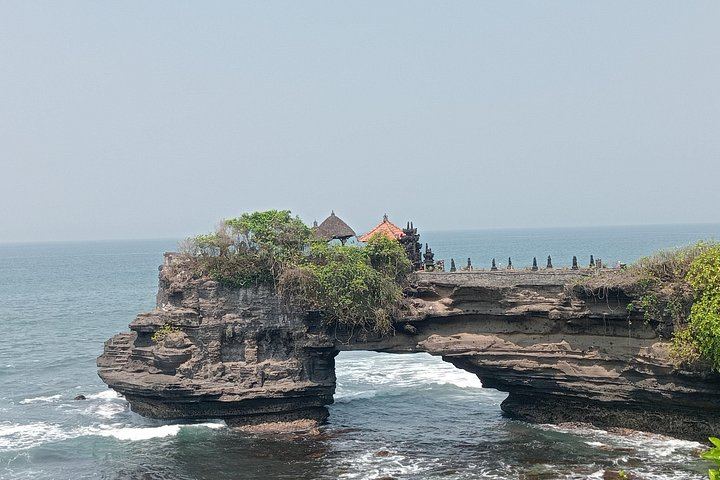 Private Bali Tour: Tanah Lot, Taman Ayun, Monkey Forest and Tegenungan Waterfall (4/12)