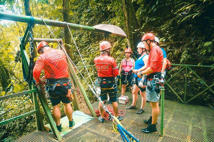 Lost Canyon Waterfall Rappelling from La Fortuna with Buffet Lunch and Pickup (11/12)