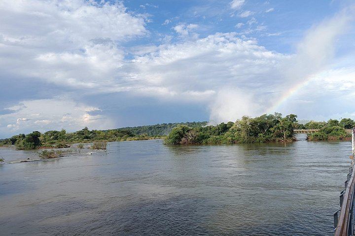 Iguazu Falls Tour with Private Transport and a Tourism-Trained Guide, Argentina and Brazil (8/12)
