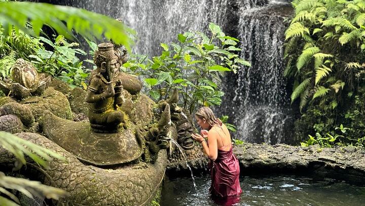 Three-Hour Beji Griya Holy Bath With Priest, Coconut Blessing and Coffee or Tea (2/12)