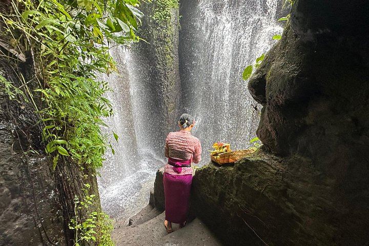 Three-Hour Beji Griya Holy Bath With Priest, Coconut Blessing and Coffee or Tea (9/12)