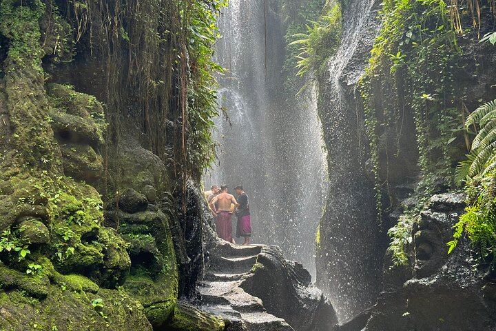 Three-Hour Beji Griya Holy Bath With Priest, Coconut Blessing and Coffee or Tea (7/12)