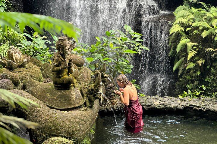 Three-Hour Beji Griya Holy Bath With Priest, Coconut Blessing and Coffee or Tea (2/12)