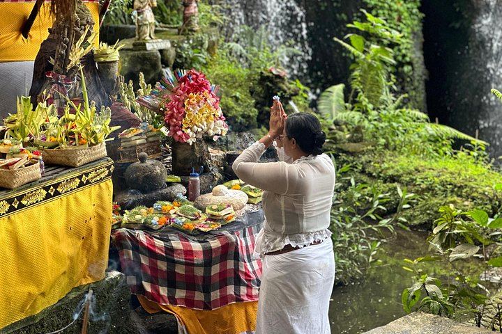 Three-Hour Beji Griya Holy Bath With Priest, Coconut Blessing and Coffee or Tea (6/12)