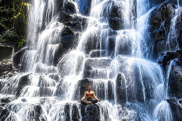 Private Ubud Day: Kanto Lampo, Tibumana, Tirta Empul Melukat and Tegalalang Terraces