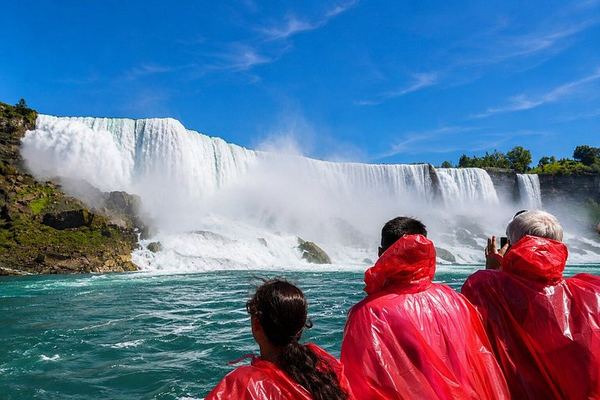 Niagara Falls Four-Hour Guided Tour: Skip-the-Line Journey Behind the Falls and Boat