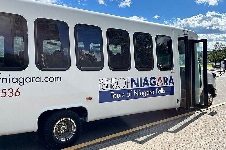 Niagara Falls Four-Hour Guided Tour: Skip-the-Line Journey Behind the Falls and Boat (8/8)