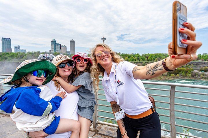 Niagara Falls USA Small-Group Tour of Six: Cave of the Winds and Maid of the Mist (2/12)