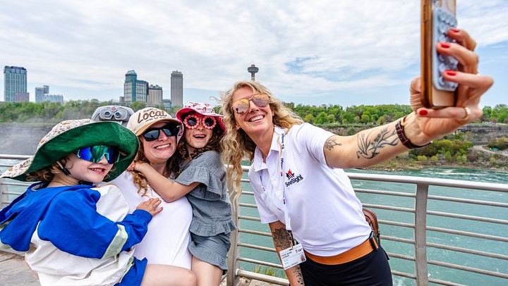 Niagara Falls USA Small-Group Tour of Six: Cave of the Winds and Maid of the Mist (2/12)
