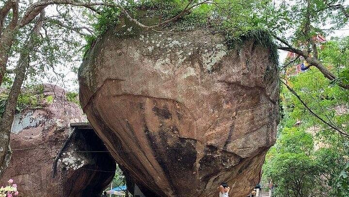 Phnom Kulen National Park Tour with English or Japanese Guide, 1000 Lingas and Waterfall (3/12)