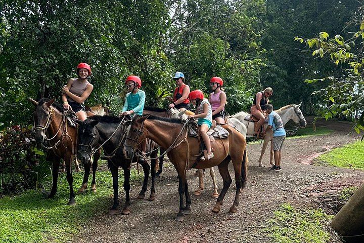 Horseback Riding Tour to Bijagual Waterfall near Jaco, Meeting at the Falls (4/5)