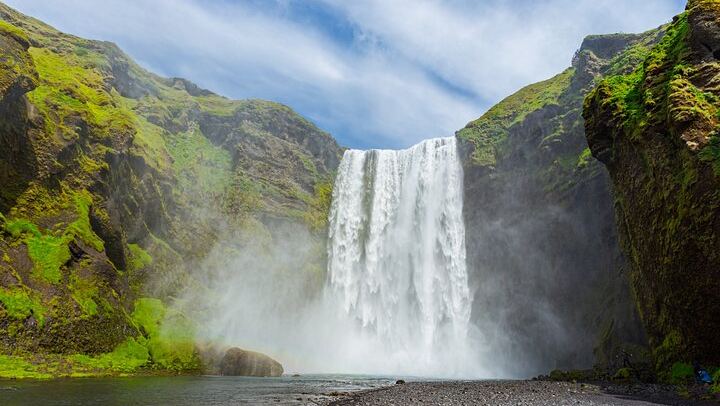 Private South Coast Tour with Seljalandsfoss, Skogafoss and Solheimajokull Glacier (2/10)