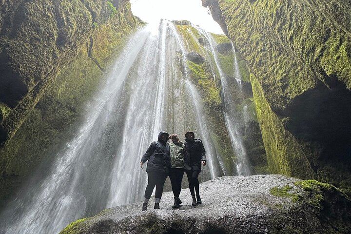Private South Coast Tour with Seljalandsfoss, Skogafoss and Solheimajokull Glacier (4/10)