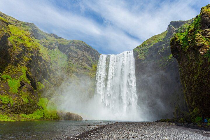 Private South Coast Tour with Seljalandsfoss, Skogafoss and Solheimajokull Glacier (2/10)