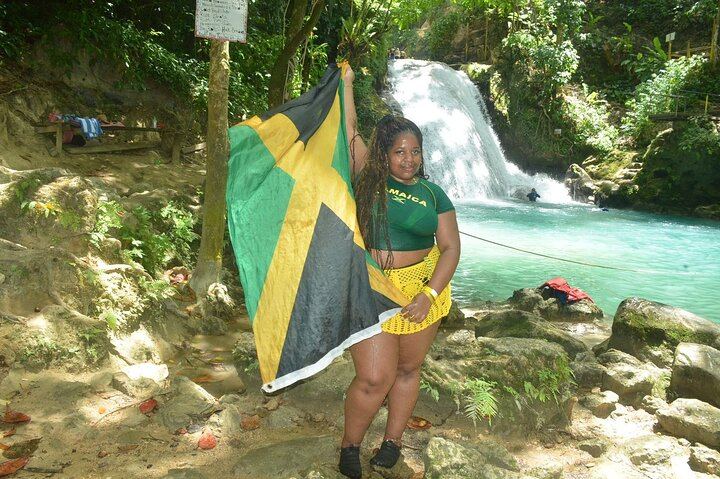 Blue Hole and Rio Nuevo Bamboo Rafting Excursion from Ocho Rios, 3 Hours (4/12)