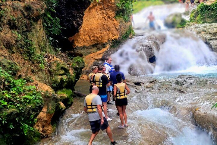 Ocho Rios Blue Hole and Dunn's River Falls Tour with Rum Punch and Optional Lunch Stop (9/12)