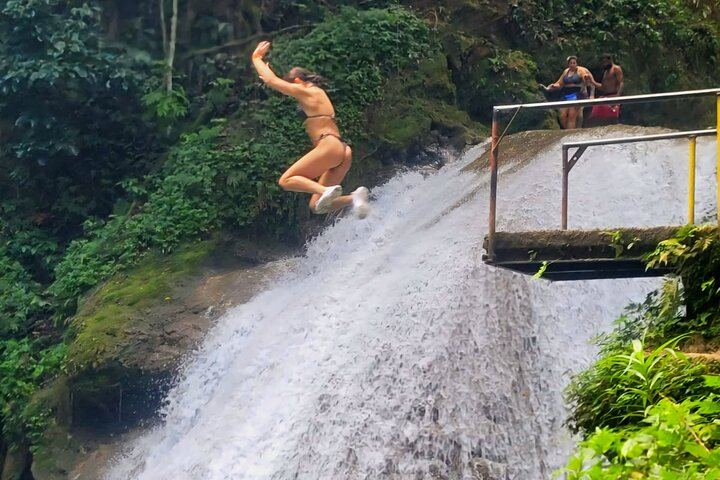 Ocho Rios Blue Hole and Dunn's River Falls Tour with Rum Punch and Optional Lunch Stop (7/12)