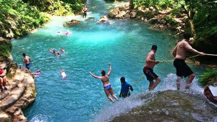 Private Dunn's River Falls and Blue Hole Tour from Ocho Rios Cruise Port or Hotels