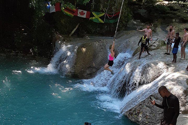 Private Konoko Falls and Blue Hole Combo Tour from Ocho Rios for Cruise Passengers (12/12)