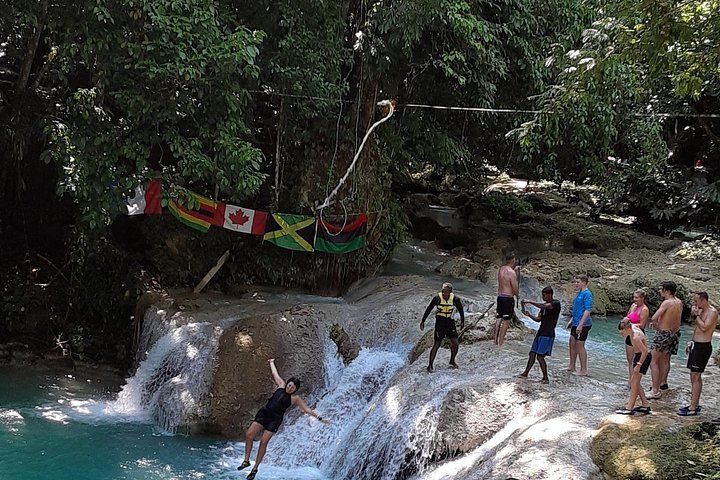 Private Konoko Falls and Blue Hole Combo Tour from Ocho Rios for Cruise Passengers (9/12)