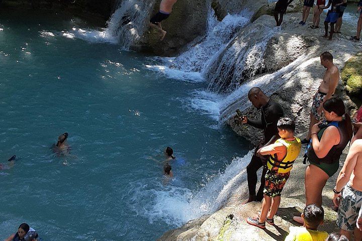 Private Konoko Falls and Blue Hole Combo Tour from Ocho Rios for Cruise Passengers (11/12)