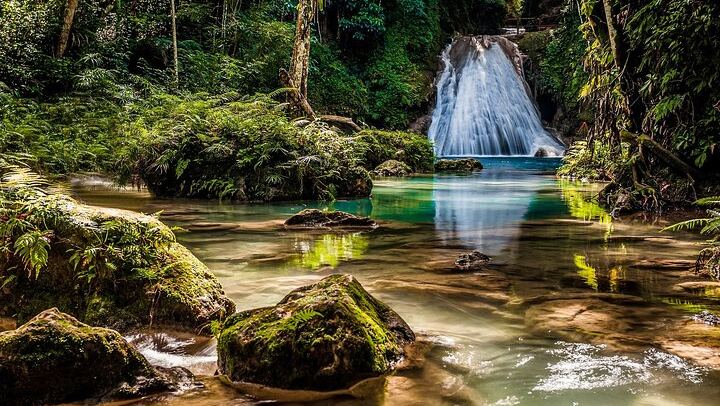 Private Blue Hole Tour with Horseback Ride and Ocean Swim from Ocho Rios (1/8)