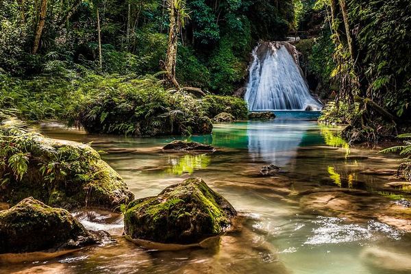 Half-Day Blue Hole and River Rafting Trip from Ocho Rios in an Air-Conditioned Minivan