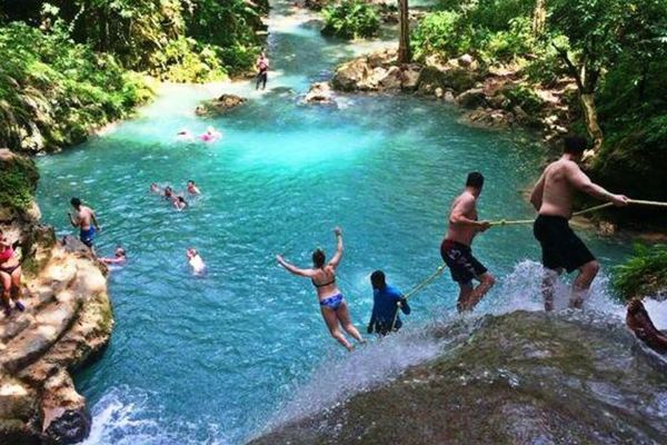 Blue Hole Trip from Ocho Rios Hotels and Island Village Cruise Port Pickup