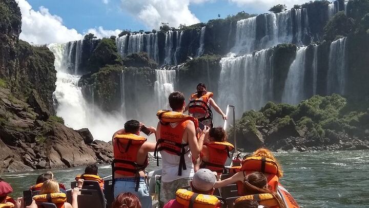 Iguazu Falls Argentine Side by Bus or Minivan with Zodiac Boat and Movi-Truck (1/12)