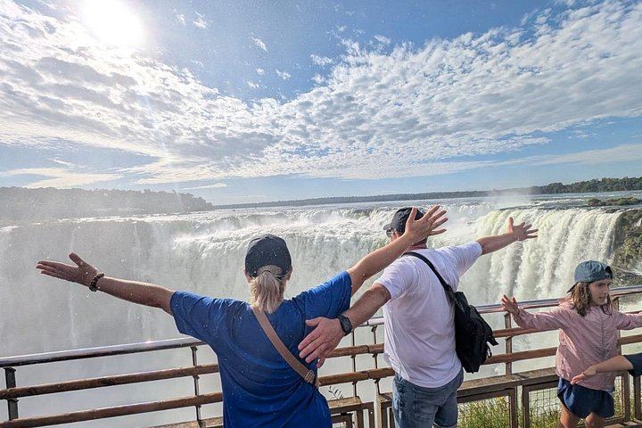Iguazu Falls Shared Day Tour with Hotel Pickup, Tourism Corridor and Fast-Track Entry (5/12)