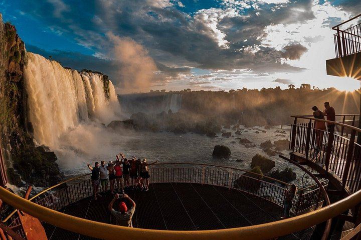 Iguazu Falls Private Full-Day, Brazil and Argentina, Border Logistics and Macuco Option (2/12)
