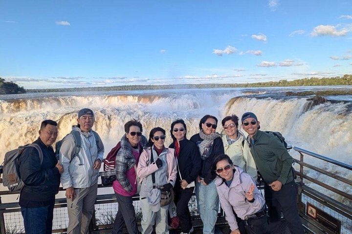 Iguazu Falls Shared Day Tour with Hotel Pickup, Tourism Corridor and Fast-Track Entry (4/12)
