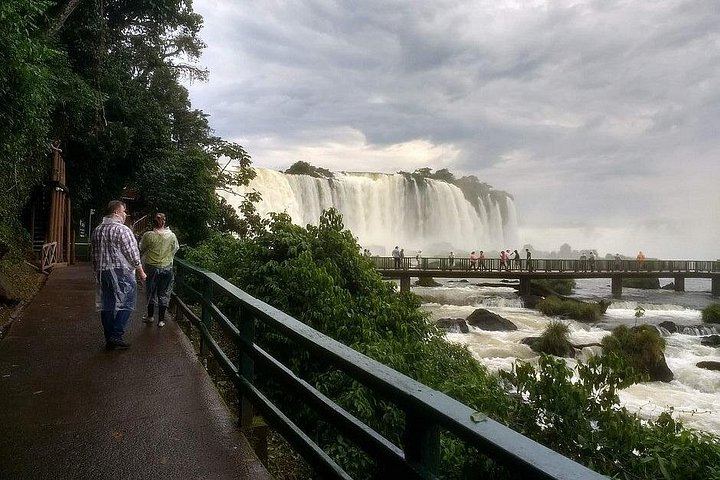 Brazilian Falls Package with Bird Park, Macuco Safari and Porto Canoas Lunch (5/9)