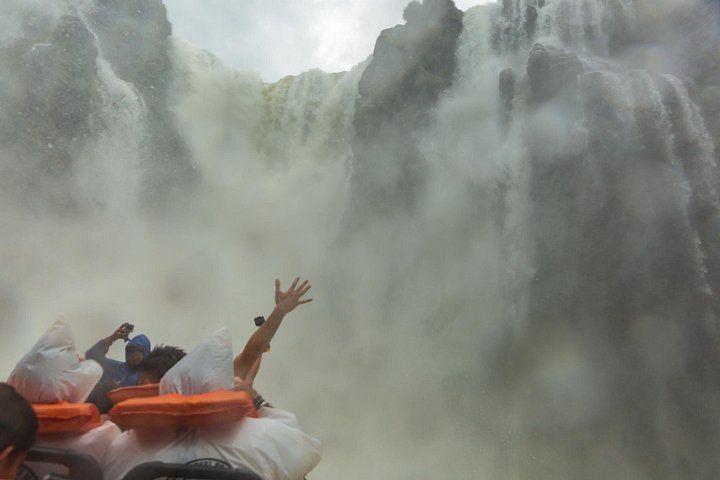 Brazilian Side of Iguassu Falls and Macuco Safari Boat Ride with Tickets, Foz do Iguacu (9/12)