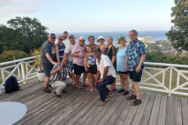 Private Dunn's River Falls Climb with Ocho Rios Sightseeing and Shopping